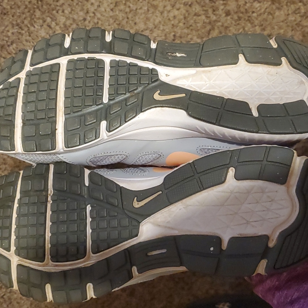 Gray, Orange & White Nike Shoes Size 10 - Picture 4 of 6